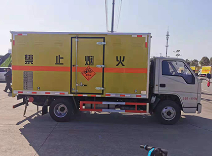 红塔爆破器材运输车技术升级与安全合规新趋势