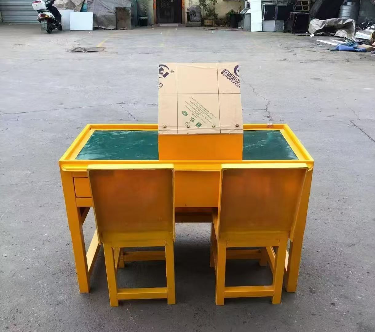 红塔防静电导通桌井下煤矿火工品发放桌：危险品流转的安全守护者